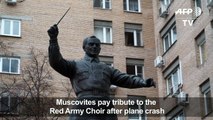 Muscovites pay tribute to the Red Army Choir after