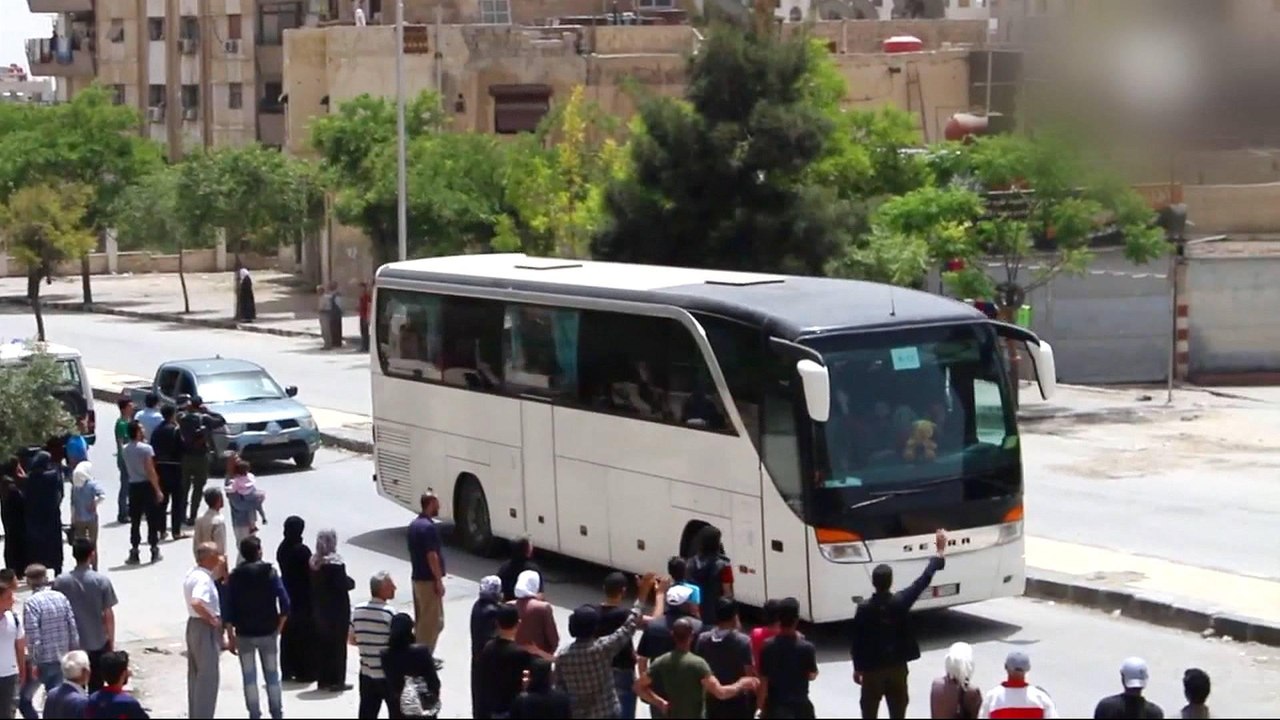 Syrian rebels leave Qaboun as army advances in Damascus