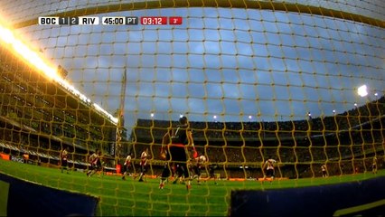 Gago's spectacular free-kick for Boca