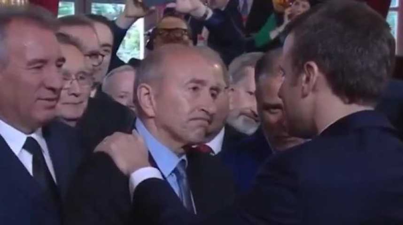 Gérard Collomb était ému aux larmes lors de la passation de pouvoir