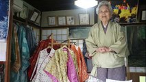 Mencoba Kimono Tsubo Shuzoku