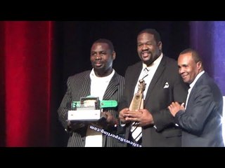 Télécharger la video: RIDDICK BOWE NEVADA BOXING HALL OF FAME SPEECH - EsNews Boxing