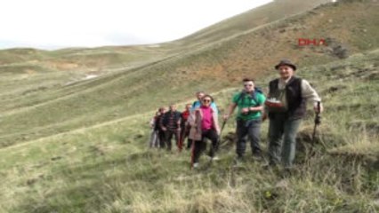 Ağrı Anneler Gününü 3 Bin 400 Metredeki Kösedağ Zirvesi'nden Kutladılar