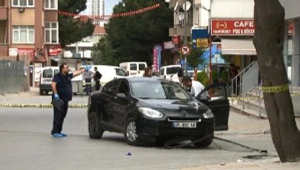 Kartal'da Otomobile Kurşun Yağmuru; 1 Ağır Yaralı