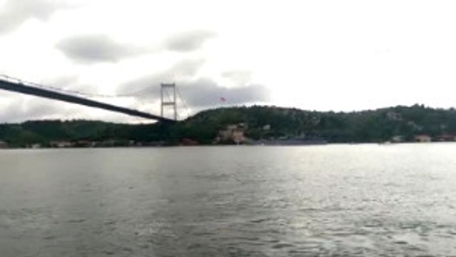 Rus Savaş Gemisi Istanbul Boğazı'ndan Geçti