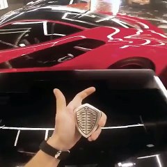 Provavelmente a mais cara e incrivel garagem do Mundo!