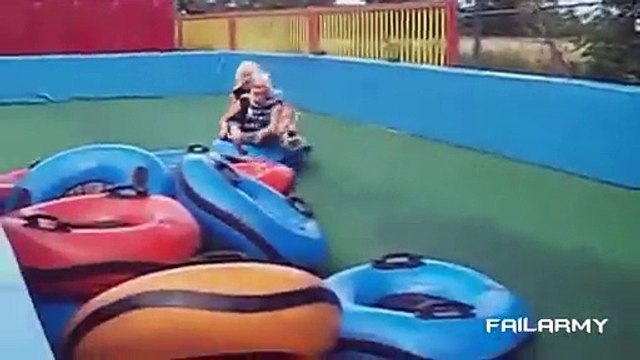 Kadınların Gülme Krizine Sokan Komik Kazaları sakarlıkları