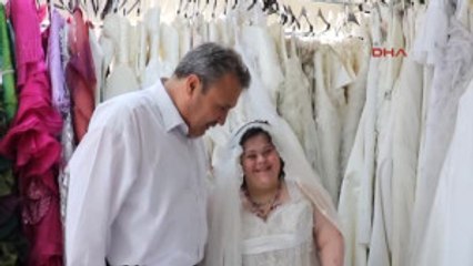 Manisa Gelinlik Hayali Gerçekleşen Güllü'ye Temsili Düğün