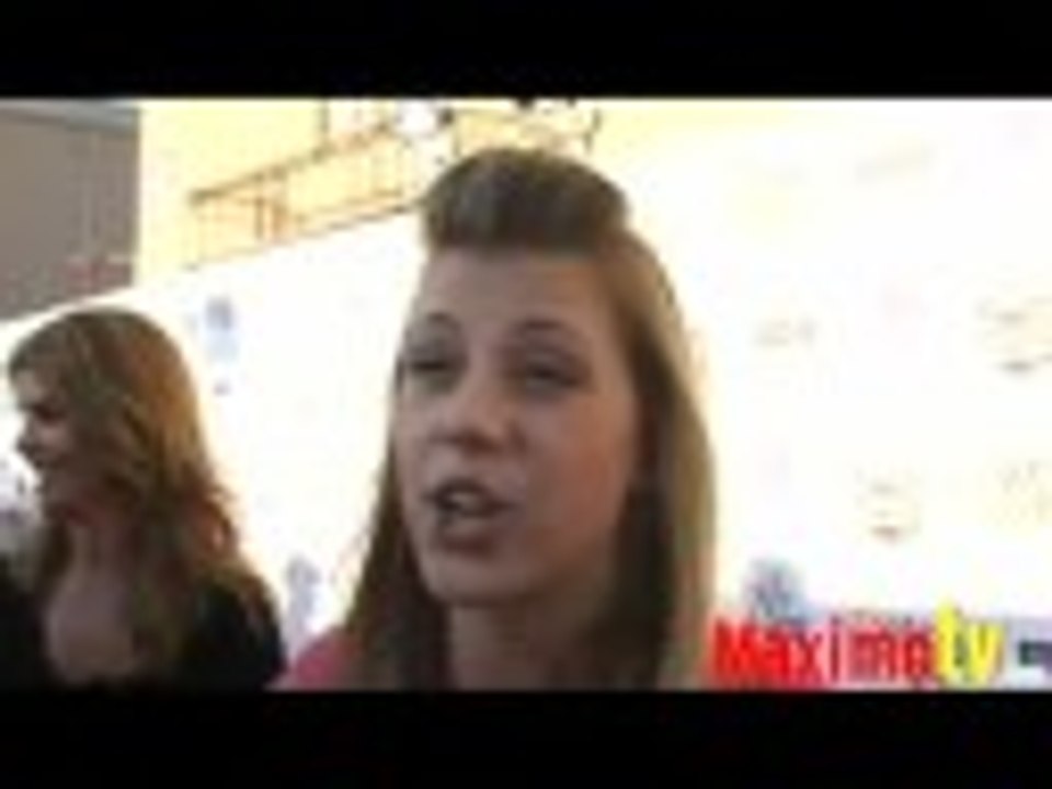 Jodie Sweetin Interview // "Roast Of Bob Saget"  Red Carpet