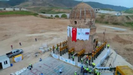 Zeynel Bey Türbesi Yeni Yerine Yerleştirildi