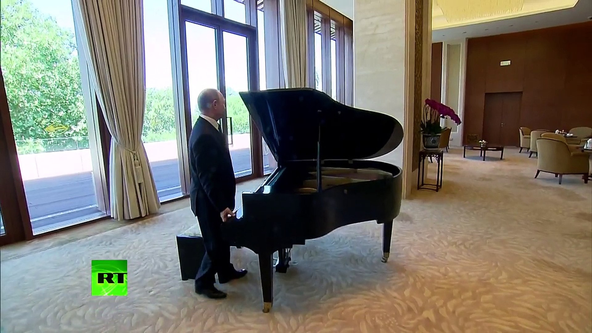 Quand Poutine joue du piano - Vidéo Dailymotion