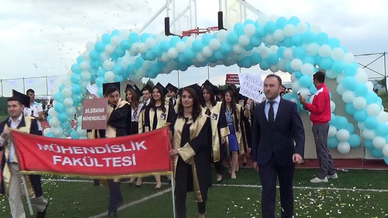 Bilecik Şeyh Edebali Üniversitesinde 3 Fakülteden 415 Öğrenci Kep Attı