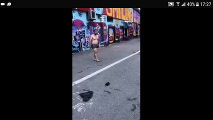 Un bel tuffo ignorante che però finisce male