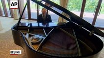 Putin'in Kulak Pası Silen Piyano Performansı