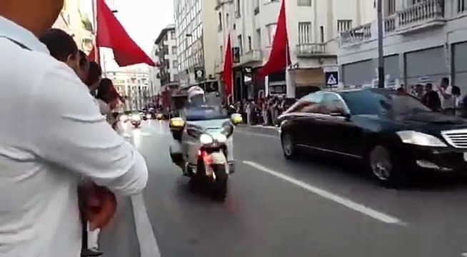 Incident lors du passage de Mohammed VI et Hollande à Tanger