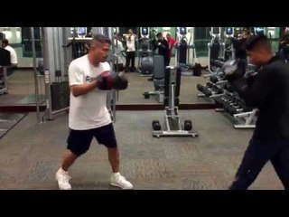 Mikey Garcia working mitts in ny with robert in new york - esnews boxing