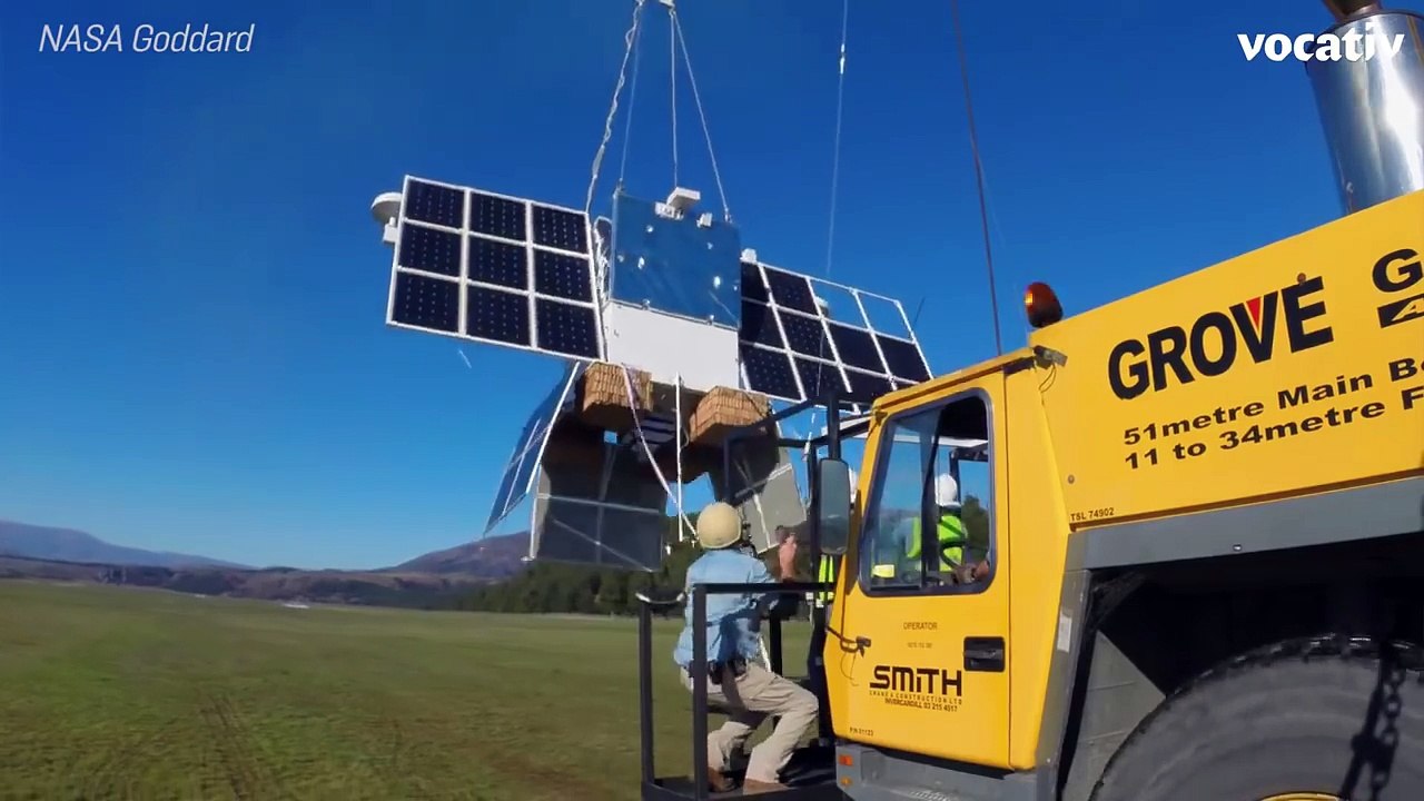 Giant Balloon, Larger Than Football Stadium Carries Gamma Ray Telescope