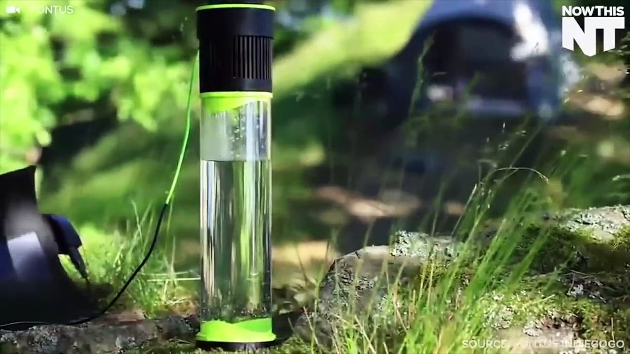 Self-Filling Water Bottle Converts Humid Air into Drinkable H2O