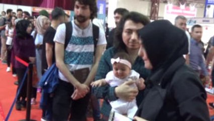 Kitap Fuarında Yusuf İslam İzdihamı