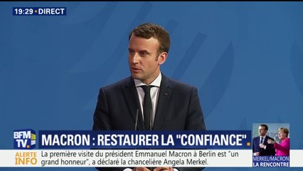 Emmanuel Macron "ne parlera pas de politique française à l'étranger"