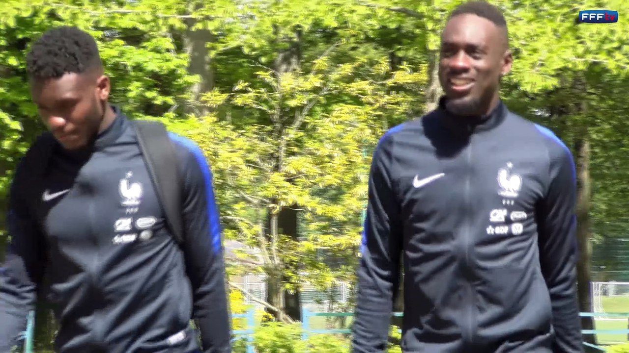 L'arrivée des joueurs à Clairefontaine