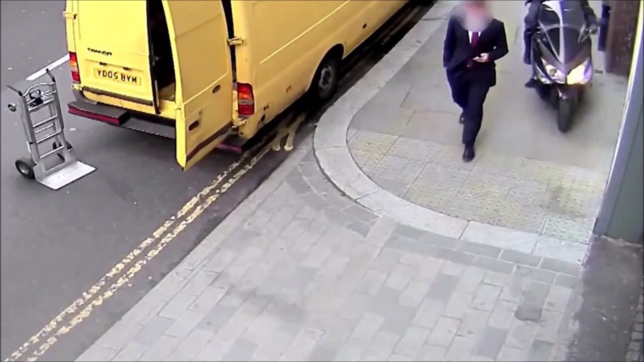 Vol à l'arracher en pleine rue... Et hop le téléphone