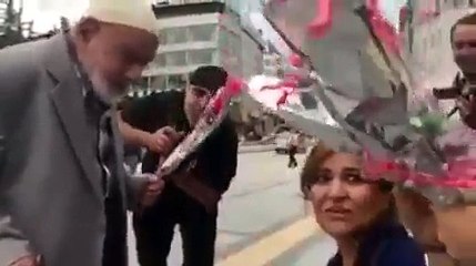 Tek Derdi Avrat Olan Dede