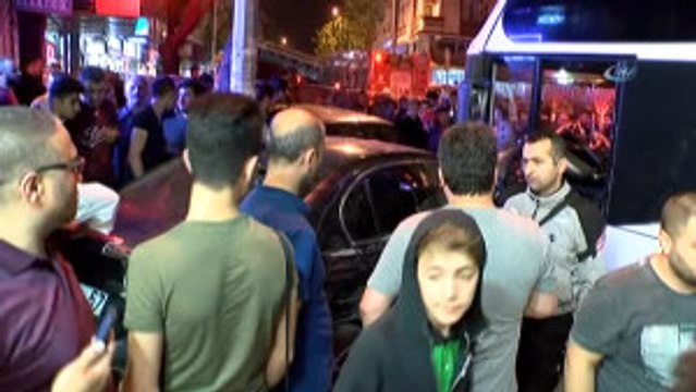 Kontrolden Çıkan Tur Otobüsü, Park Halindeki Araçlara Çarparak Durabildi: 1 Yaralı