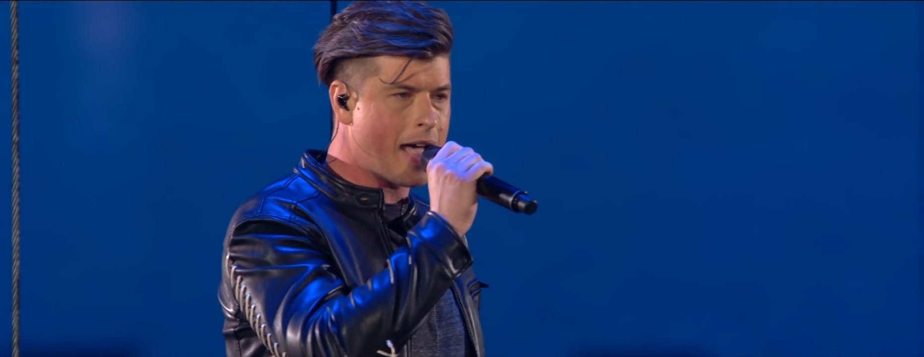 'Armin Only' Live From The Johan Cruijff Arena - Freefall