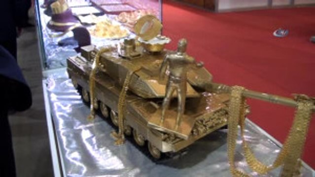 15 Temmuz'un Paha Biçilemez Altın Tankı Görücüye Çıktı