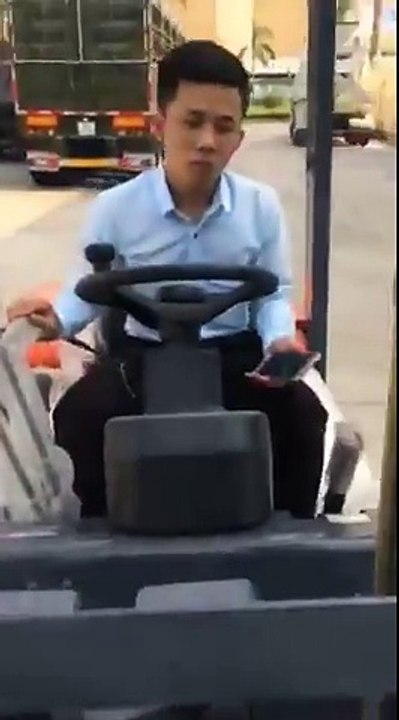 Xe nâng 3 tấn HELI. LH 0982145793