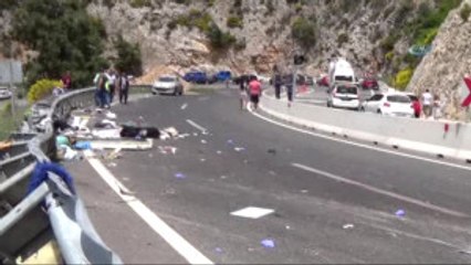 Muğla'da Yolcu Midibüsü Uçuruma Yuvarlandı: 20 Ölü, 11 Yaralı