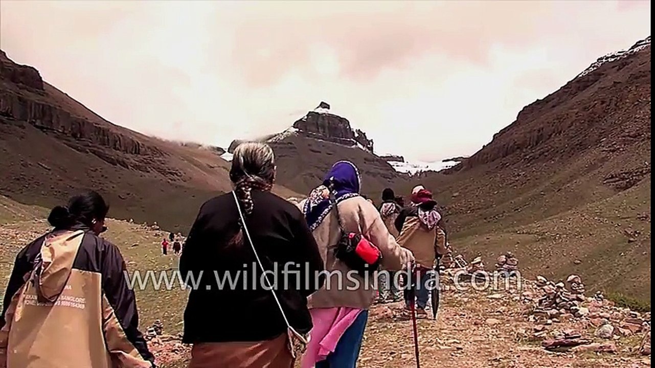 Mount Kailash in Tibet _ holy spot for Hindus a...
