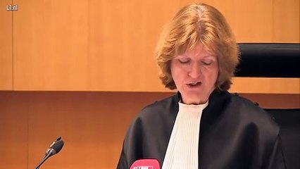 Un père lance une chaise sur une juge trop clémente après avoir perdu sa fille de 2 ans dans un accident
