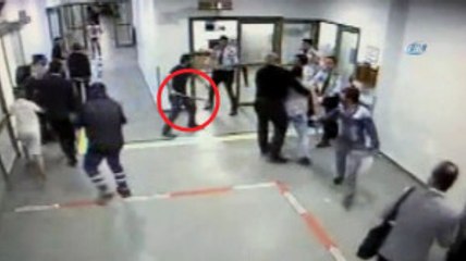 Istanbul'da Acil Servise Baltalı Saldırı