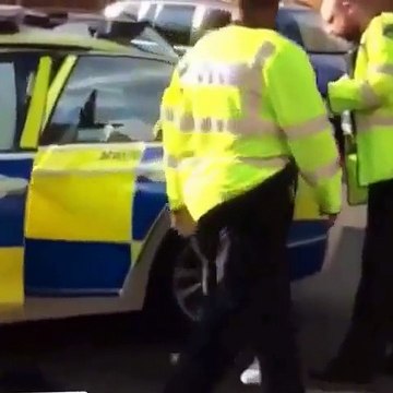 I like how all cops are the feds, Using excessive force Lol wtf were they supposed to do -Sir he's resisting! -Shit! Well that's it boys, let him go.