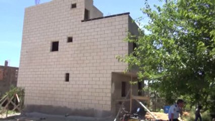 Inşaattan Düşen 2 Işçi Kardeş Yaralandı