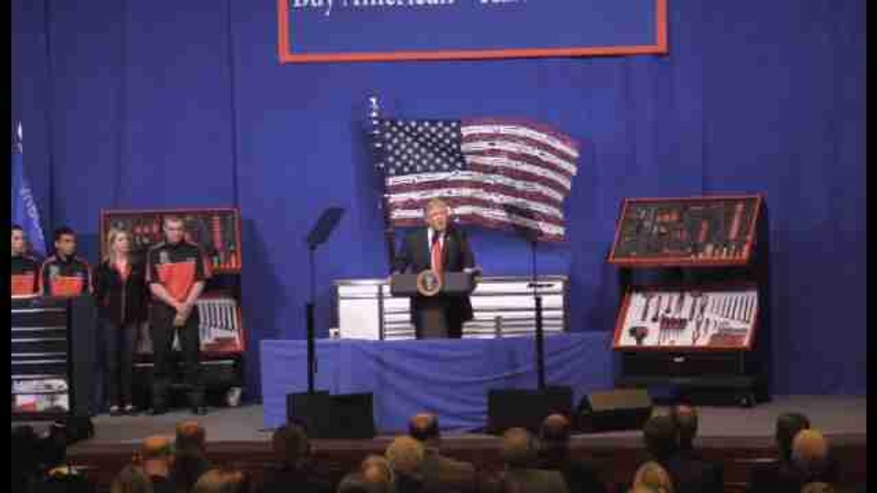 Trump dice que tiene el "derecho absoluto" a compartir información con Rusia