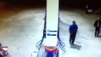 Tazyikli Suyun Boğazını Deldiği Şahıs Güvenlik Kamerasında