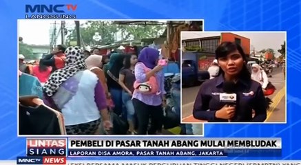 Pembeli di Pasar Tanah Abang Mulai Membludak