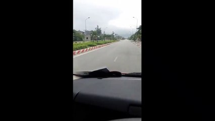 Tài xế taxi mở cửa chở người cấp cứu