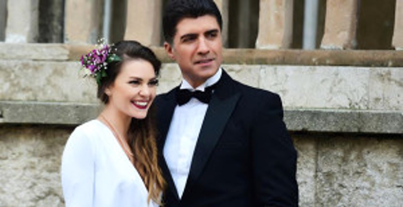 Aslı Enver, Özcan Deniz ile Aşk İddialarına "Yok Artık" Diyerek Güldü