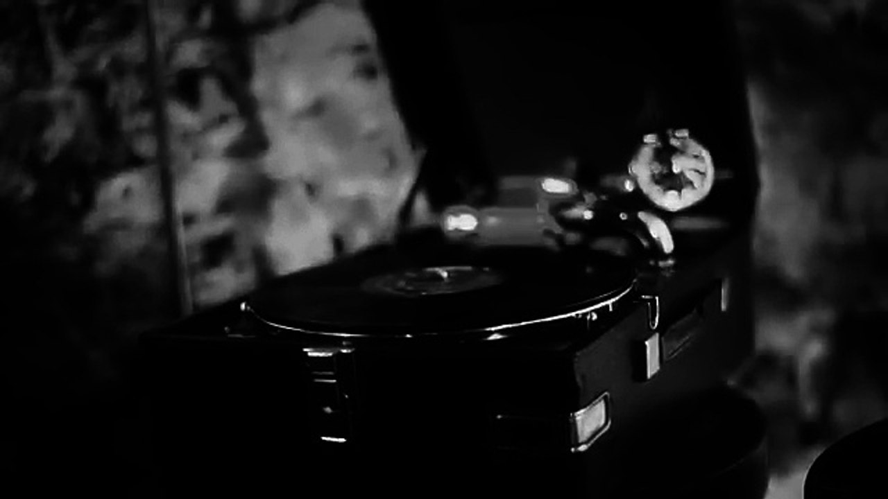 MAVİ- SİLMESİNLER İZLERİMİ-yeni