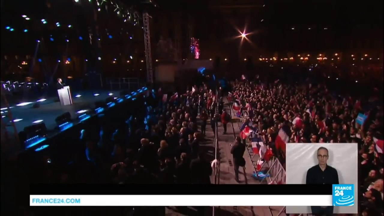 Symbolisme maçonnique lors du discours de Macron devant le Louvre ?