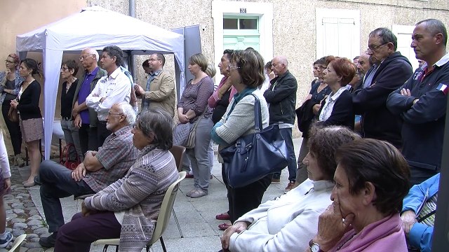 Hautes-Alpes : la député socialiste Karine Berger en campagne pour les législatives