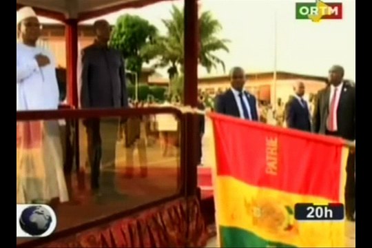 Le Président de la République est arrivé en Guinée Conakry cet après-midi où il a été accueilli par son homologue Alpha Condé