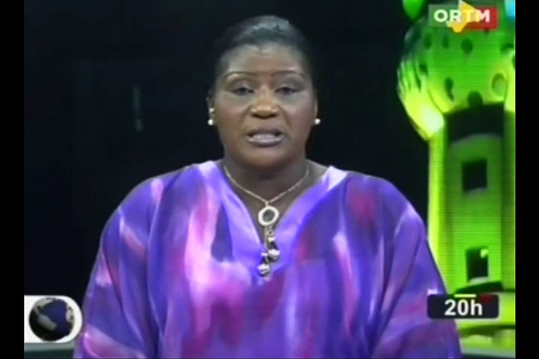 Le Président Ibrahim Boubacar KEÏTA a déposé une gerbe de fleurs sur la tombe du premier President du Mali Modibo KEÏTA