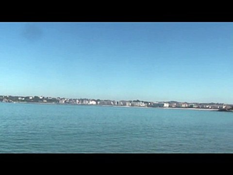 un rocher sur la digue a st jean de luz a artha