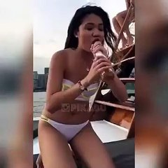 Beş Saniyede Bir Şişe Birayı İçen Kız