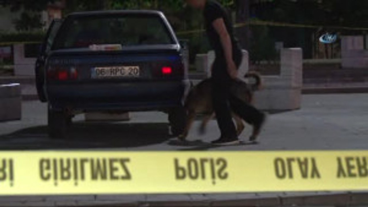 Kızılay Meydanı'nda Şüpheli Araç Polis Ekiplerini Alarma Geçirdi